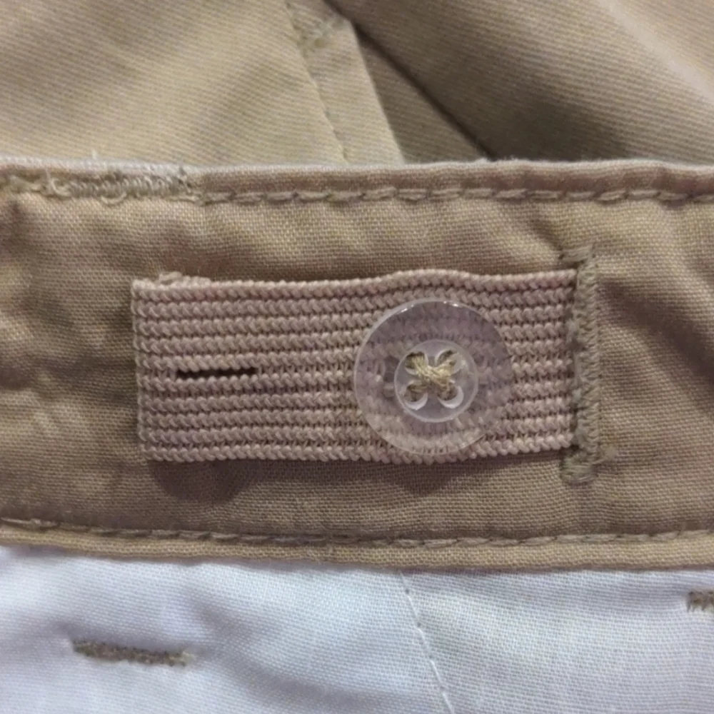 Old Navy Built in Flex Twill Straight Uniform Knee Length Neutral Tan Shorts